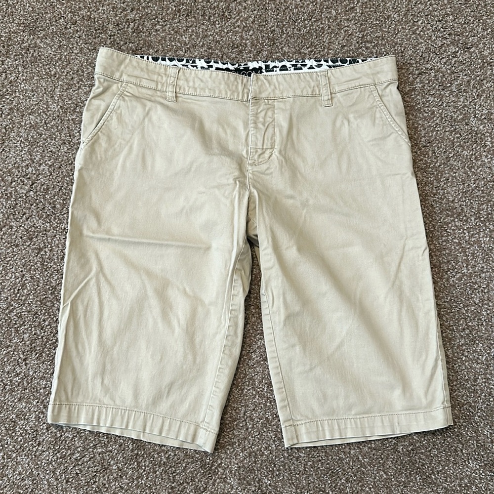 Junior’s Volcom Bermuda Shorts Size 9